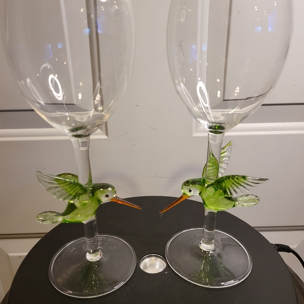 Artisan Hummingbird Colored Wine Glasses - Picture 16 of 16